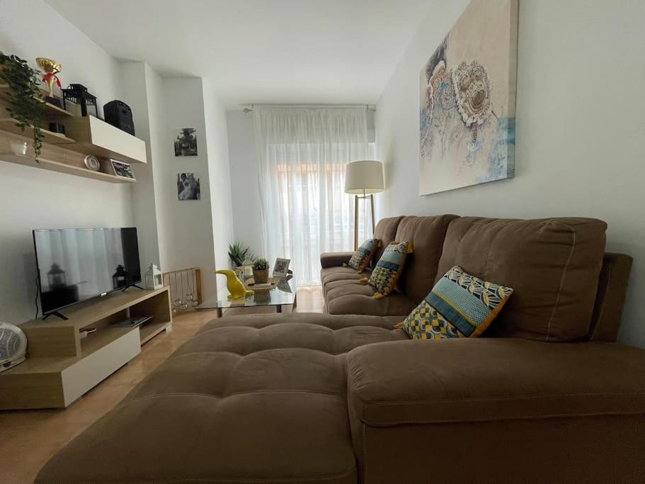 Apartamento Centro De Aguilas. Buitenkant foto