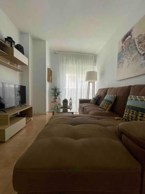 Apartamento Centro De Aguilas. Buitenkant foto